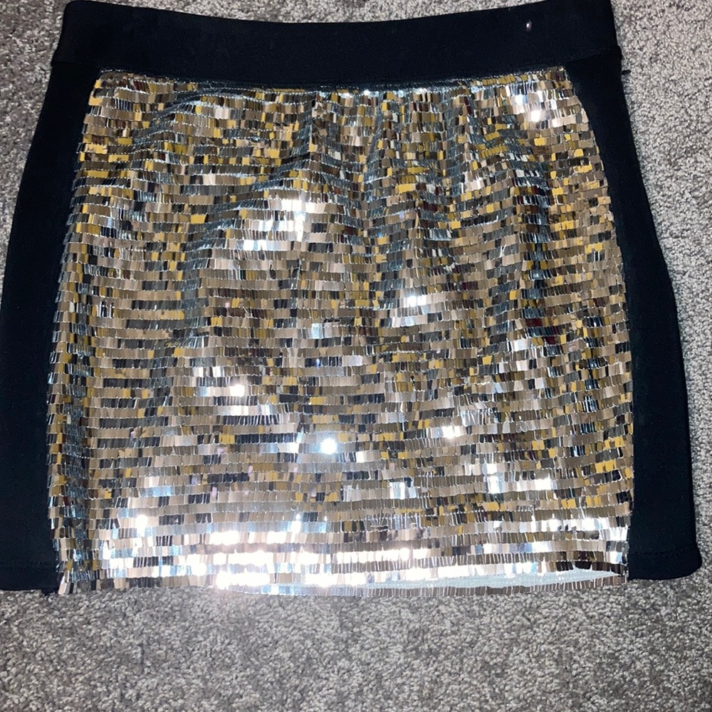 Bebe “additions” square  silver palette shirt